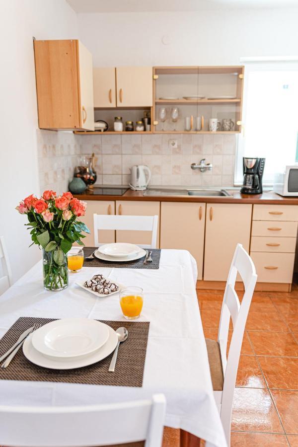 Korallion Apartment シベニク エクステリア 写真